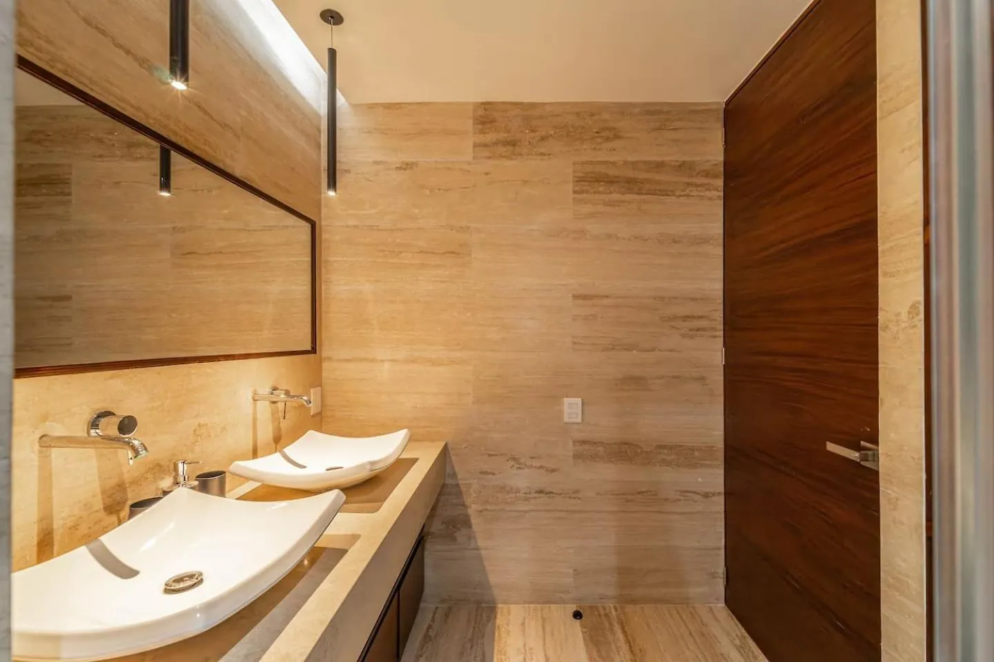 1 Bd Luxury Suite With Balcony In Trendy La Veleta Tulum Mexico